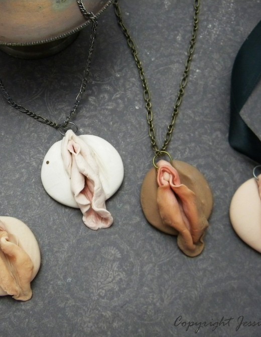 Vagina Portrait Pendant 1